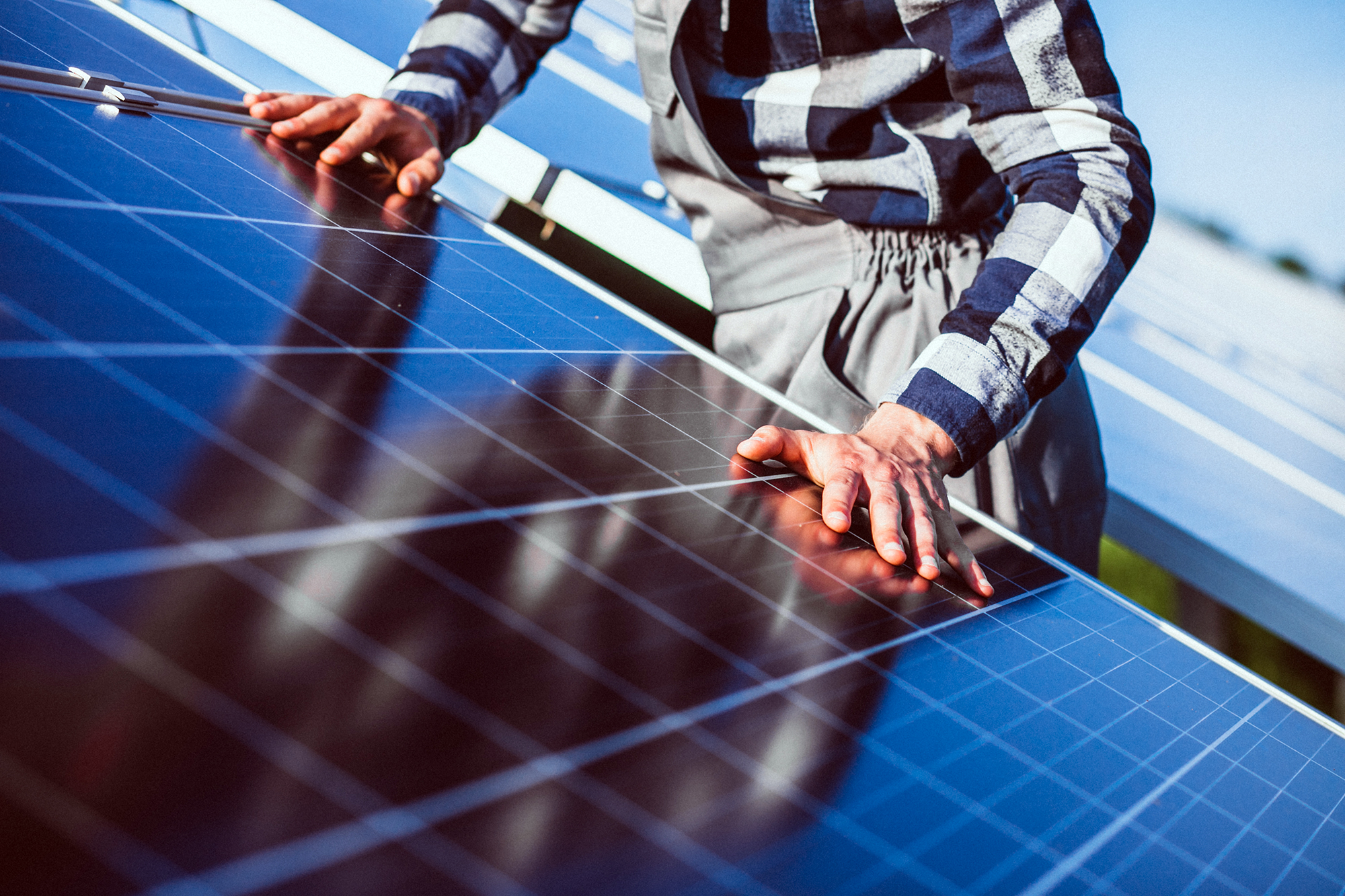 Pouteau Énergies, installation de panneaux photovoltaïques à Montsûrs, en Mayenne